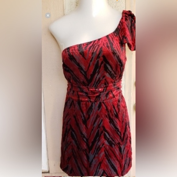 silence + noise Dresses & Skirts - Small Urban Outfitter SILENCE + NOISE velvet dress Sz small